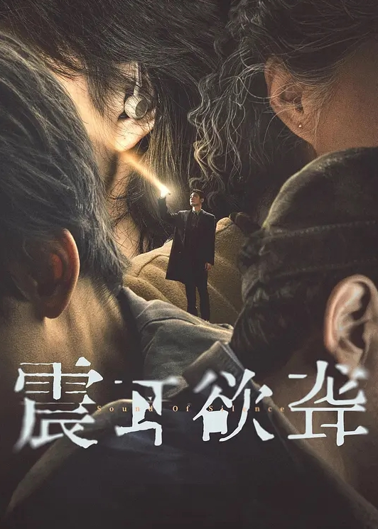20205781414用户上传商场全景厕拍系列_看起来很社会的大姐抽烟姿势很霸气 - 52国产